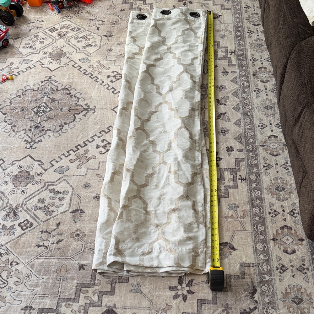 Elegant White and Fream Curtain Panel